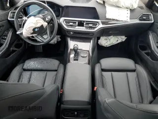 2021 BMW 3 Series 330i xDrive z VIN 3MW5R7J01M8B91830, wystawiony jako Copart lot #58572595 z przebiegiem Nie podano mil oraz Szkoda całkowita • Salvage title. Historia ofert i sprzedaży dostępna na DreamBid. Obrazek 8.