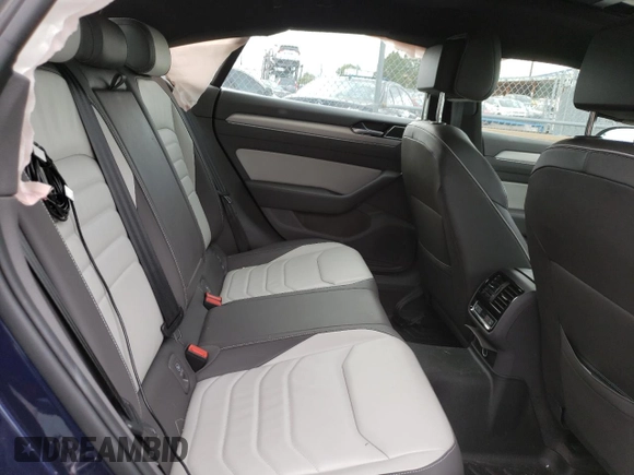 2019 Volkswagen Arteon SEL Premium R-Line z VIN WVWTR7AN3KE000652, wystawiony jako Copart lot #68808043 z przebiegiem 22 408 mil mil oraz . Historia ofert i sprzedaży dostępna na DreamBid. Obrazek 10.