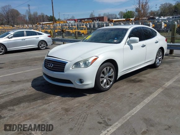 2013 Infiniti M z VIN JN1BY1AR3DM600744, wystawiony jako IAAI lot #41912310 z przebiegiem 200 014 mil mil oraz . Historia ofert i sprzedaży dostępna na DreamBid. Obrazek 2.