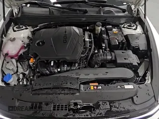 2025 Hyundai Sonata SEL z VIN KMHL64JA8SA488925, wystawiony jako Copart lot #89480995 z przebiegiem 12 305 mil mil oraz Czysty tytuł • Clean title. Historia ofert i sprzedaży dostępna na DreamBid. Obrazek 14.