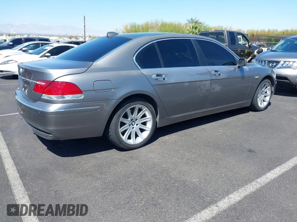 2006 BMW 7 Series 750Li with VIN WBAHN83596DT30289, listed as a IAAI auction lot 41964071 with 174,598 mi miles. Bid and sale history available at carsss.com. Image 4.