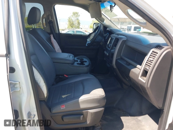 2017 Ram 2500 Tradesman with VIN 3C6UR4CJ0HG587687, listed as a IAAI auction lot 42225541 with 46,211 mi miles and . Bid and sale history available at DreamBid. Image 5.