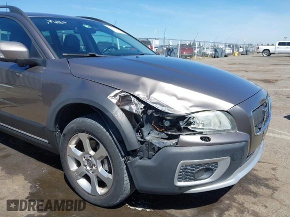 2008 Volvo XC70 with VIN YV4BZ982681037503, listed as a IAAI auction lot 42170388 with 192,516 mi miles and . Bid and sale history available at DreamBid. Image 6.
