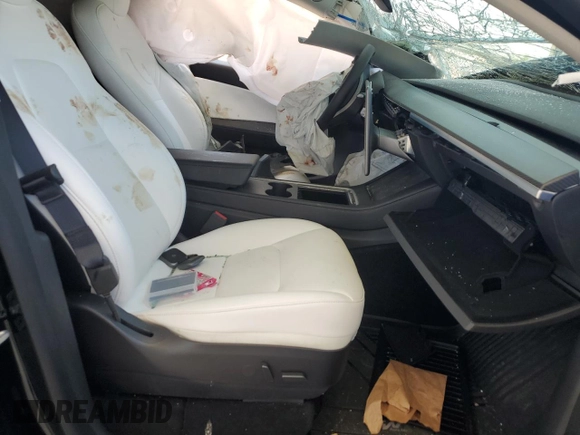 2022 Tesla Model Y Performance z VIN 7SAYGDEF2NF448013, wystawiony jako Copart lot #52323435 z przebiegiem Nie podano mil oraz Nie do naprawy • Non repairable. Historia ofert i sprzedaży dostępna na DreamBid. Obrazek 7.