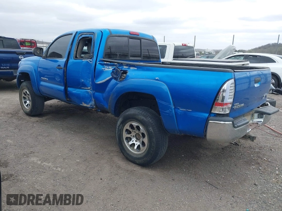 2006 Toyota Tacoma with VIN 5TEUU42N46Z183840, listed as a IAAI auction lot 41805575 with 219,764 mi miles. Bid and sale history available at carsss.com. Image 3.