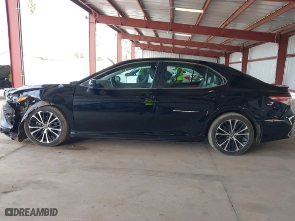 2018 Toyota Camry LE with VIN 4T1B11HK8JU575695, listed as a IAAI auction lot 41857828 with 180,413 mi miles. Bid and sale history available at carsss.com. Image 14.