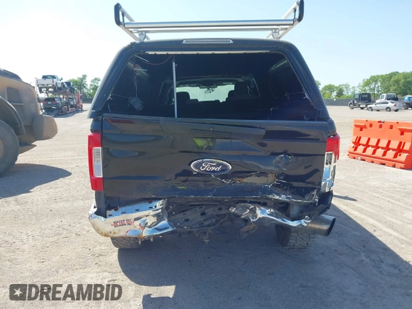 2018 Ford F-250 XL z VIN 1FT7W2BT4JEB37494, wystawiony jako IAAI lot #41866317 z przebiegiem 170 930 mil mil oraz . Historia ofert i sprzedaży dostępna na DreamBid. Obrazek 6.
