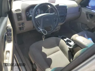 2001 Ford Escape XLT with VIN 1FMCU04101KF61126, listed as a Copart auction lot 76174744 with 0 mi miles and Salvage Title. Bid and sale history available at carsss.com. Image 8.