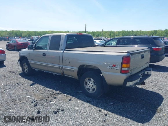 2002 Chevrolet Silverado 1500 LS with VIN 2GCEK19V421235979, listed as a IAAI auction lot 42165006 with 126,361 mi miles. Bid and sale history available at carsss.com. Image 3.