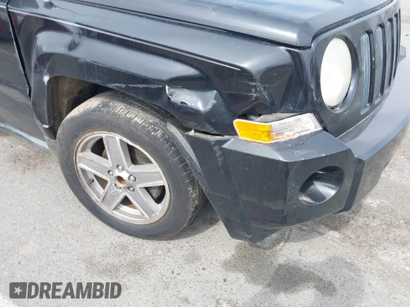2008 Jeep Patriot Sport with VIN 1J8FT28WX8D711353, listed as a IAAI auction lot 41793321 with 161,777 mi miles. Bid and sale history available at carsss.com. Image 6.