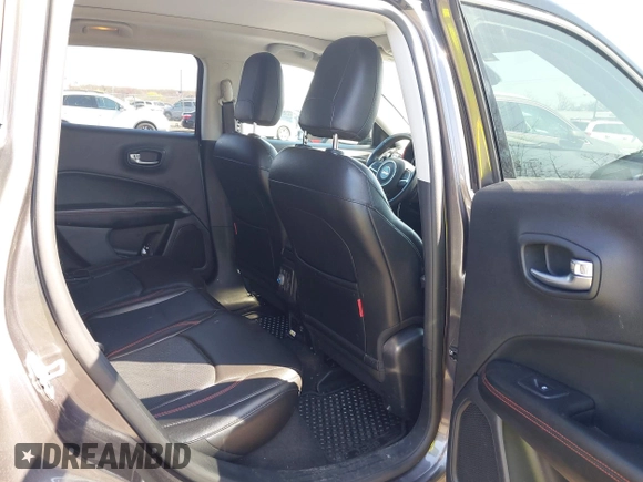 2018 Jeep Compass Trailhawk with VIN 3C4NJDDB5JT316326, listed as a IAAI auction lot 41940801 with 111,941 mi miles and . Bid and sale history available at carsss.com. Image 8.