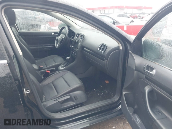 2014 Volkswagen Jetta TDI w/Sunroof & Nav with VIN 3VWPL7AJ4EM604111, listed as a IAAI auction lot 42525887 with 183,359 mi miles and . Bid and sale history available at DreamBid. Image 5.