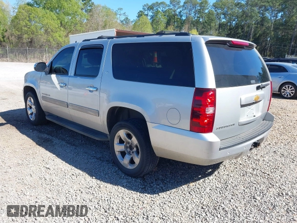 2014 Chevrolet Suburban LT with VIN 1GNSCJE06ER105294, listed as a IAAI auction lot 41687882 with 200,698 mi miles. Bid and sale history available at carsss.com. Image 3.