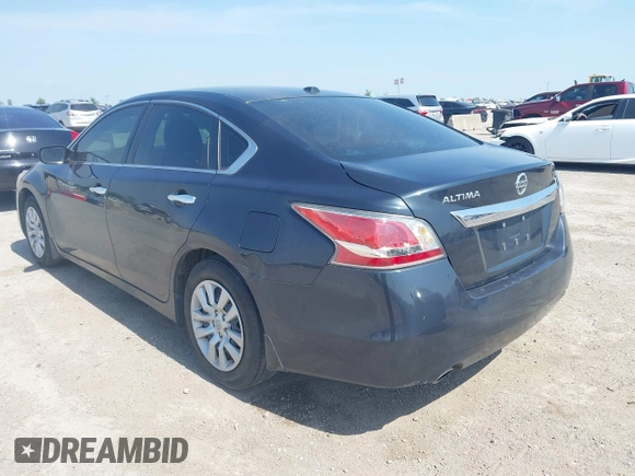 2015 Nissan Altima 2.5 z VIN 1N4AL3AP9FN349264, wystawiony jako IAAI lot #42031156 z przebiegiem 107 783 mil mil oraz . Historia ofert i sprzedaży dostępna na DreamBid. Obrazek 3.