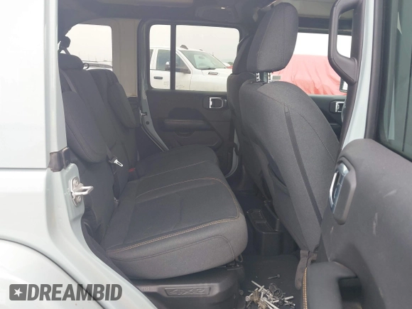 2024 Jeep Wrangler Sahara z VIN 1C4RJXP64RW233090, wystawiony jako IAAI lot #42772286 z przebiegiem 36 278 mil mil oraz . Historia ofert i sprzedaży dostępna na DreamBid. Obrazek 8.