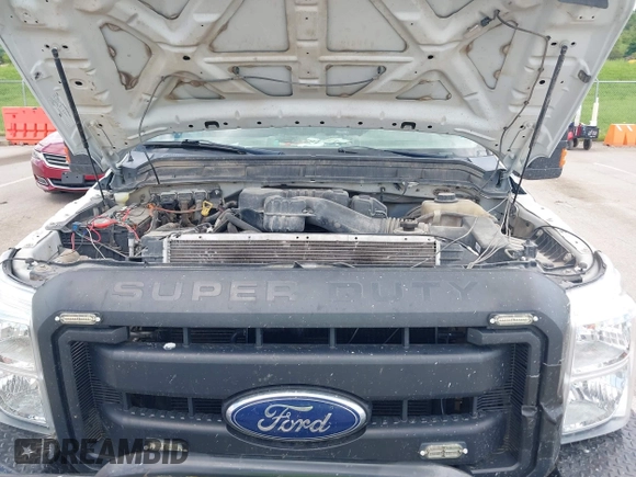 2015 Ford F-250 XLT with VIN 1FT7X2B64FED19002, listed as a IAAI auction lot 42194032 with 249,106 mi miles and . Bid and sale history available at DreamBid. Image 10.