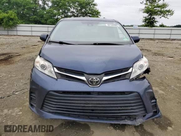 2018 Toyota Sienna LE Auto Access Seat with VIN 5TDKZ3DC1JS952847, listed as a Copart auction lot 62148985 with 98,950 mi miles and Salvage title. Bid and sale history available at DreamBid. Image 5.
