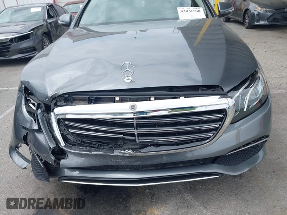 2018 Mercedes-Benz E 300 with VIN WDDZF4JB3JA409950, listed as a IAAI auction lot 42032598 with 44,381 mi miles and . Bid and sale history available at DreamBid. Image 6.