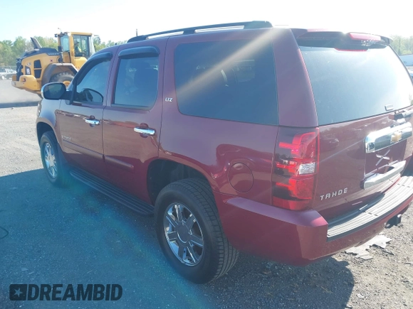 2007 Chevrolet Tahoe LTZ z VIN 1GNFK13077J294577, wystawiony jako IAAI lot #42144278 z przebiegiem 168 054 mil mil oraz . Historia ofert i sprzedaży dostępna na DreamBid. Obrazek 3.