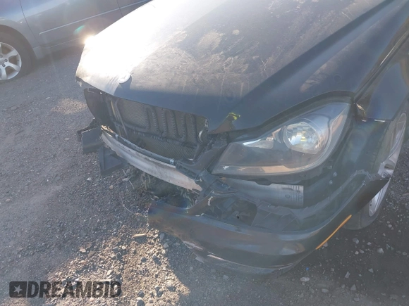2012 Mercedes-Benz C 300 Sport с VIN WDDGF8BB7CR198950, выставлен на аукционе IAAI как лот 42138119 с пробегом Не указан миль и . История ставок и продаж доступна на DreamBid. Изображение 6.