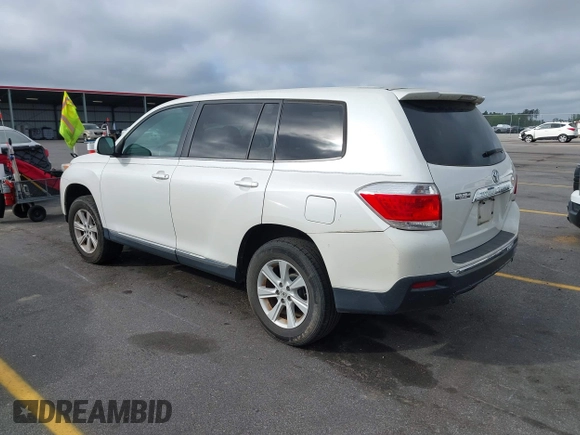 2013 Toyota Highlander with VIN 5TDZA3EH8DS040365, listed as a IAAI auction lot 41939503 with 123,581 mi miles and . Bid and sale history available at DreamBid. Image 3.