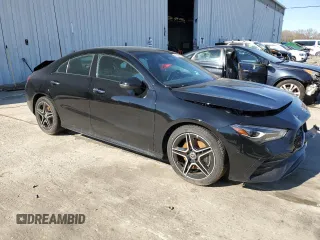 2024 Mercedes-Benz CLA 250 z VIN W1K5J4HB3RN457164, wystawiony jako Copart lot #52184165 z przebiegiem 23 405 mil mil oraz Szkoda całkowita • Salvage title. Historia ofert i sprzedaży dostępna na DreamBid. Obrazek 4.