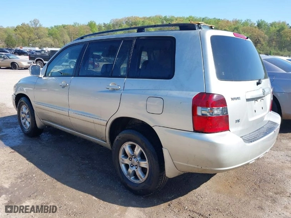 2005 Toyota Highlander with VIN JTEDP21A350050118, listed as a IAAI auction lot 41997508 with 173,675 mi miles. Bid and sale history available at carsss.com. Image 3.
