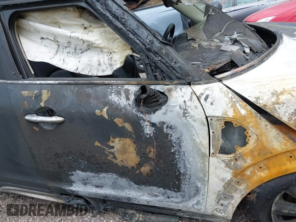 2019 MINI Countryman Cooper S с VIN WMZYT5C59K3E64682, выставлен на аукционе IAAI как лот 42149889 с пробегом Не указан миль и . История ставок и продаж доступна на DreamBid. Изображение 14.