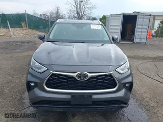 2020 Toyota Highlander XLE with VIN 5TDGZRBH1LS032856, listed as a IAAI auction lot 41675955 with 19,210 mi miles. Bid and sale history available at carsss.com. Image 6.