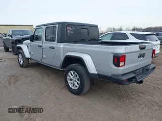 2023 Jeep Gladiator Sport S с VIN 1C6HJTAG4PL528816, выставлен на аукционе IAAI как лот 41512720 с пробегом 49 873 миль миль и . История ставок и продаж доступна на DreamBid. Изображение 3.