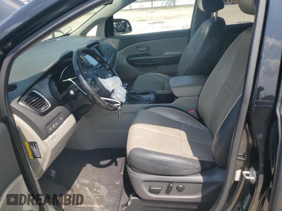 2018 Kia Sedona LX with VIN KNDMB5C17J6355646, listed as a Copart auction lot 67643374 with 106,261 mi miles and Salvage Title. Bid and sale history available at carsss.com. Image 7.
