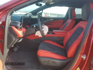 2024 Chevrolet Blazer EV eAWD RS z VIN 3GNKDCRJ4RS164939, wystawiony jako Copart lot #56317195 z przebiegiem 2020 mil mil oraz Szkody całkowita. Historia ofert i sprzedaży dostępna na DreamBid. Obrazek 7.