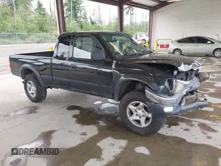 2003 Toyota Tacoma z VIN 5TEWN72N43Z190399, wystawiony jako IAAI lot #42420979 z przebiegiem 197 750 mil mil oraz . Historia ofert i sprzedaży dostępna na DreamBid. Obrazek 1.