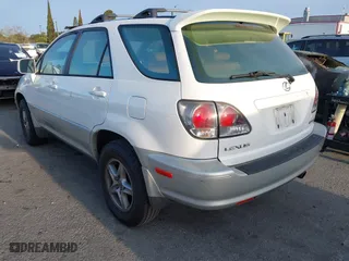 2001 Lexus RX 300 with VIN JTJHF10U710189612, listed as a IAAI auction lot 41927971 with 132,144 mi miles. Bid and sale history available at carsss.com. Image 3.