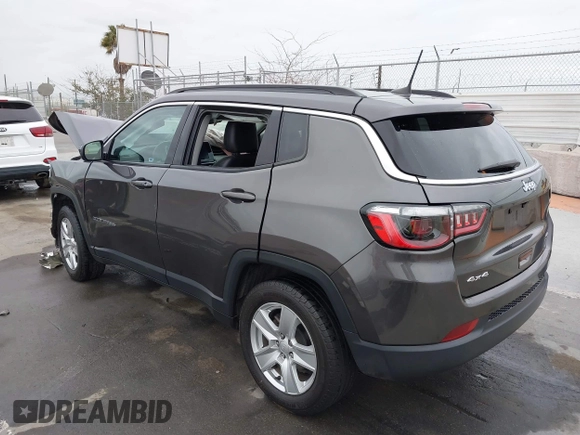 2022 Jeep Compass Latitude z VIN 3C4NJDBB2NT176163, wystawiony jako IAAI lot #42042396 z przebiegiem 174 025 mil mil oraz . Historia ofert i sprzedaży dostępna na DreamBid. Obrazek 3.