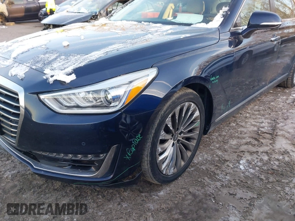 2018 Genesis G90 3.3T Premium with VIN KMHG34JA5JU043341, listed as a IAAI auction lot 41272841 with 33,527 mi miles. Bid and sale history available at carsss.com. Image 6.