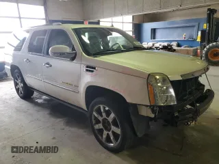 2011 Cadillac Escalade ESV Premium z VIN 1GYS4JEF0BR113052, wystawiony jako Copart lot #88556445 z przebiegiem 228 919 mil mil oraz Szkoda całkowita • Salvage title. Historia ofert i sprzedaży dostępna na DreamBid. Obrazek 4.