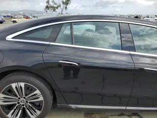2024 Mercedes-Benz EQS 450 z VIN W1KCG2EB4RA048256, wystawiony jako Copart lot #51107375 z przebiegiem Nie podano mil oraz Szkoda całkowita • Salvage title. Historia ofert i sprzedaży dostępna na DreamBid. Obrazek 10.