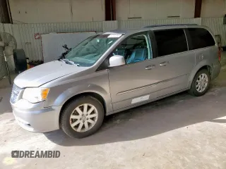 2013 Chrysler Town & Country Touring z VIN 2C4RC1BG9DR696707, wystawiony jako Copart lot #60062965 z przebiegiem 103 424 mil mil oraz Szkoda całkowita • Salvage title. Historia ofert i sprzedaży dostępna na DreamBid. Obrazek 1.