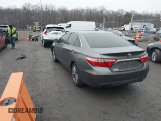2017 Toyota Camry XLE z VIN 4T1BF1FK8HU754866, wystawiony jako IAAI lot #41465628 z przebiegiem 92 583 mil mil oraz . Historia ofert i sprzedaży dostępna na DreamBid. Obrazek 3.