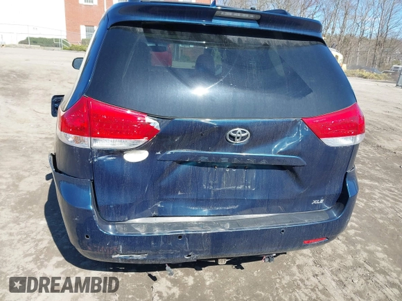 2011 Toyota Sienna XLE AAS with VIN 5TDYK3DCXBS114882, listed as a IAAI auction lot 42007417 with 144,087 mi miles and . Bid and sale history available at DreamBid. Image 17.