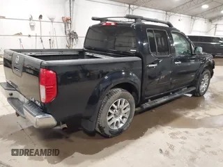 2010 Nissan Frontier Pro-4X z VIN 1N6AD0EV6AC443991, wystawiony jako IAAI lot #41849114 z przebiegiem 235 361 mil mil oraz . Historia ofert i sprzedaży dostępna na DreamBid. Obrazek 4.