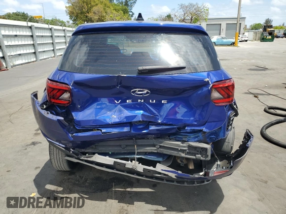 2020 Hyundai Venue SE z VIN KMHRB8A30LU018208, wystawiony jako Copart lot #54599955 z przebiegiem 50 704 mil mil oraz Szkoda całkowita • Salvage title. Historia ofert i sprzedaży dostępna na DreamBid. Obrazek 6.