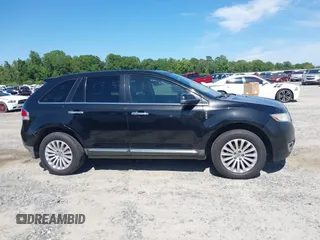 2013 Lincoln MKX z VIN 2LMDJ6JK8DBL01721, wystawiony jako IAAI lot #42318200 z przebiegiem 186 469 mil mil oraz . Historia ofert i sprzedaży dostępna na DreamBid. Obrazek 13.