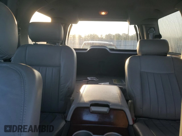 2004 Lincoln Navigator Luxury with VIN 5LMFU27R24LJ38442, listed as a Copart auction lot 63545794 with 362,723 mi miles and Salvage Title. Bid and sale history available at carsss.com. Image 10.
