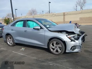 2023 Audi A3 Premium z VIN WAUAUDGY1PA051049, wystawiony jako IAAI lot #41719508 z przebiegiem Nie podano mil oraz . Historia ofert i sprzedaży dostępna na DreamBid. Obrazek 12.