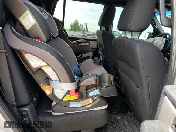 2015 Ford Expedition XLT z VIN 1FMJU1JT3FEF23785, wystawiony jako Copart lot #55993495 z przebiegiem Nie podano mil oraz Szkoda całkowita • Salvage title. Historia ofert i sprzedaży dostępna na DreamBid. Obrazek 11.