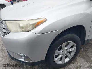 2011 Toyota Highlander with VIN 5TDZK3EH9BS030051, listed as a IAAI auction lot 41436897 with 253,513 mi miles. Bid and sale history available at carsss.com. Image 21.