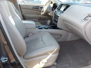 2014 Nissan Pathfinder Platinum with VIN 5N1AR2MM1EC702851, listed as a IAAI auction lot 41541331 with 209,257 mi miles. Bid and sale history available at carsss.com. Image 5.