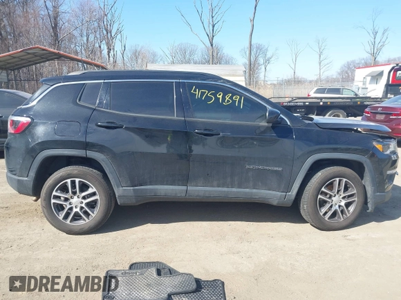 2018 Jeep Compass Altitude with VIN 3C4NJDBB2JT418914, listed as a IAAI auction lot 41759891 with 137,643 mi miles and . Bid and sale history available at carsss.com. Image 13.
